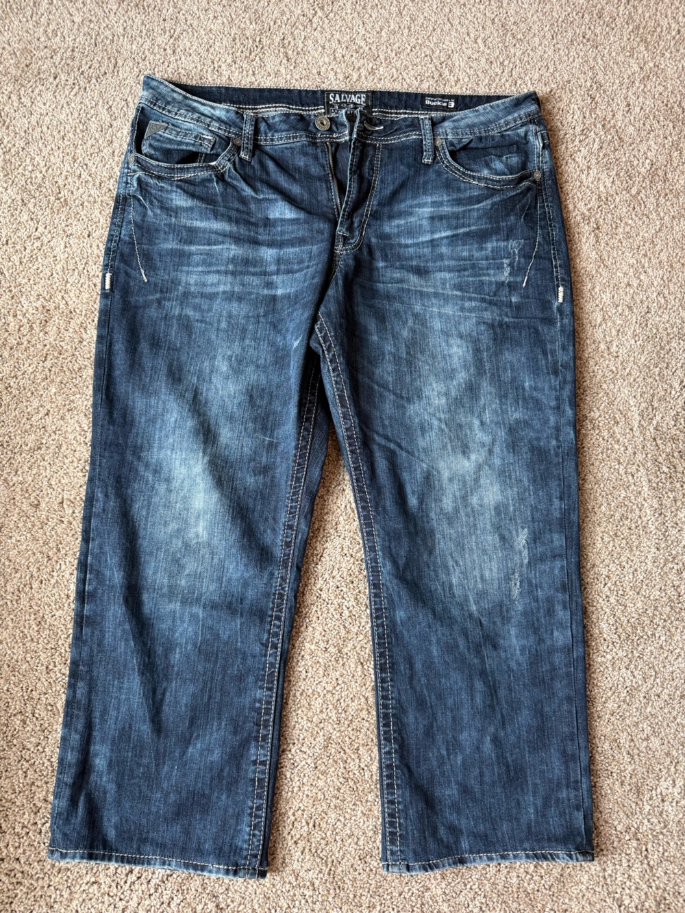 Buckle Men's Straight Jeans in Faded Blue Wash
